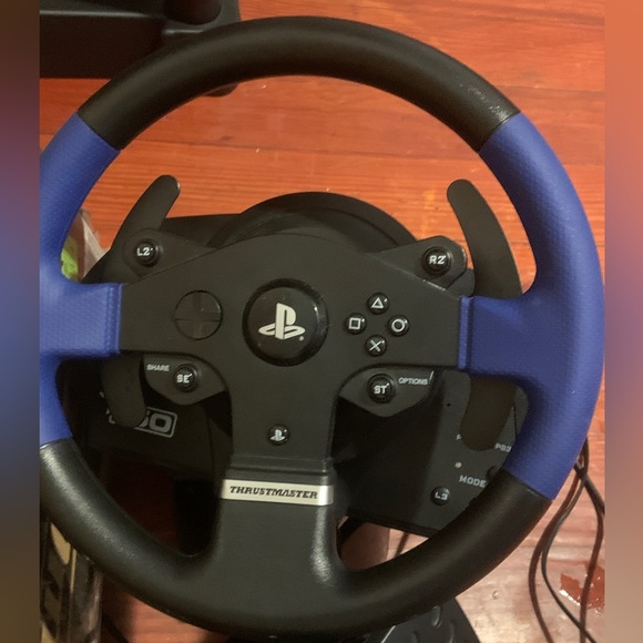 Ps4 steering wheel pedals and stand - Picture 5 of 6